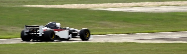 Formel 3000 Kurve anbremsen mit Hispeed