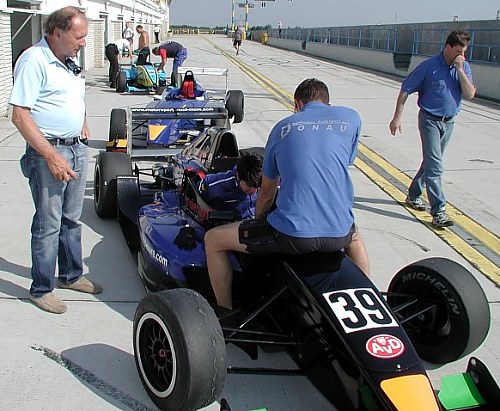 Formel Renault Heinz Prueller vorne Kurs